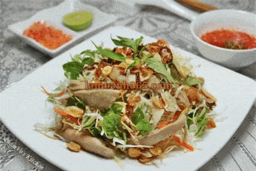 Clip: 'Gây nghiện' với món gỏi gà hấp mắm nhĩ