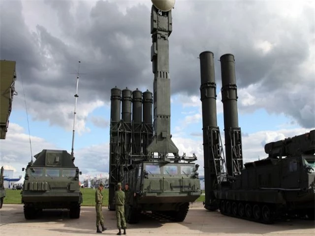 Các hệ thống S-300 Nga chuyển giao miễn phí cho Syria được cho là vẫn đắp chiếu, chưa đi vào hoạt động