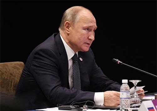 Ông Putin không đi qua khung dò kim loại ở Singapore