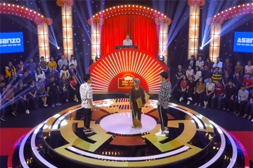 Trường Giang ‘méo mặt’ khi Nhã Phương bị bêu riếu trên sóng truyền hình