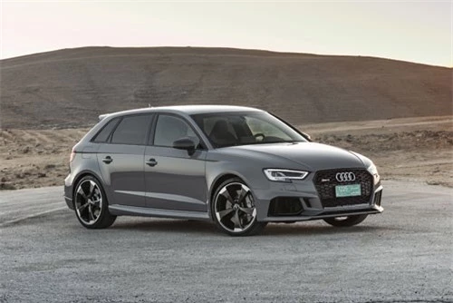 1. Audi RS3 Sportback 2018 (thời gian tăng tốc từ 0-100 km/h: 3,9 giây).