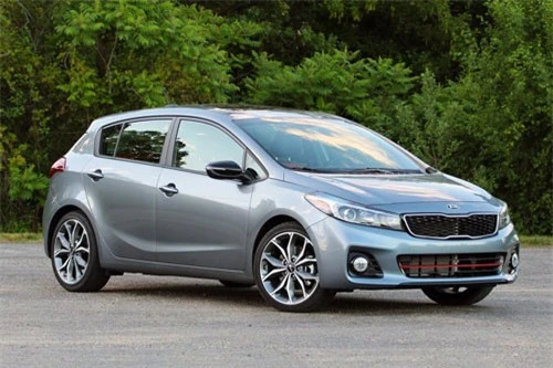 10. Kia Forte5 SX 2018 (thời gian tăng tốc từ 0-100 km/h: 6,6 giây).