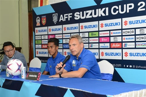 HLV Myanmar: 'ĐT Việt Nam gặp khó trước Malaysia'