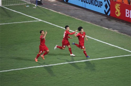 Clip: Công Phượng ‘xé lưới’ Malaysia, mở tỷ số cho ĐT Việt Nam