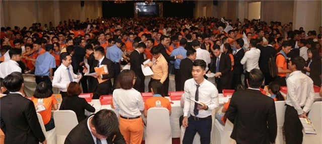 Hơn 1.000 khách hàng tham dự lễ giới thiệu dự án Golden Center City 3 của Kim Oanh Group tại thành phố Biên Hòa.