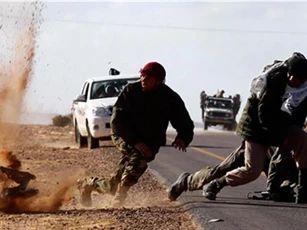 Thất thủ ở Syria, IS cố sống cố chết tháo chạy sang Iraq
