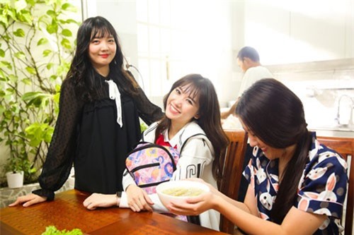 Em gái út của Hari Won lần đầu tiết lộ những bí mật trong gia đình