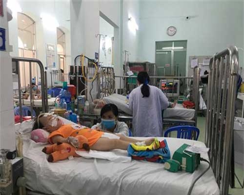 TP.HCM: Bệnh sởi, sốt xuất huyết gia tăng, diễn biến phức tạp