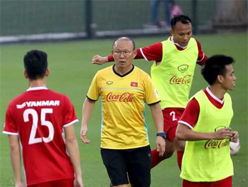 'Lào còn có thể chọc thủng lưới Malaysia, cầu thủ Việt Nam hãy cứ tự tin'