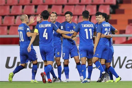 Clip: ‘Sao’ Thái Lan ghi bàn vào lưới Indonesia từ quả đá phạt góc 