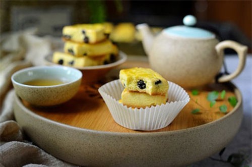 Cuối tuần trổ tài làm bánh quy nho khô giòn thơm cho bé ăn vặt trong tuần