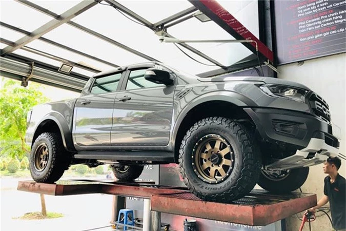 Ban tai Ford Ranger Raptor dau tien 