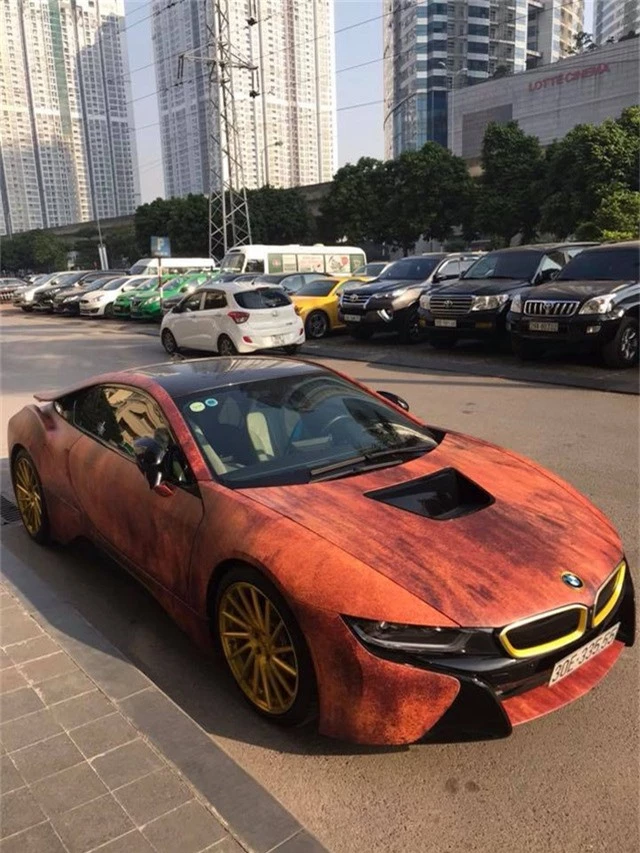 Siêu xe BMW i8 gỉ sét mang vành vàng độc nhất Việt Nam - Ảnh 5.