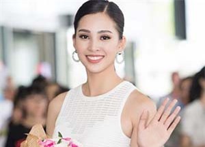 Clip: Hoa hậu Trần Tiểu Vy bất ngờ khoe tài 'bắn' tiếng Anh nhanh như gió