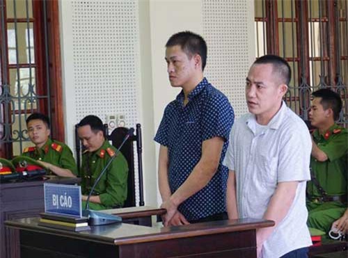 Nghệ An: Nụ hôn đẫm nước mắt của người đàn ông Lào vận chuyển 12kg ma túy