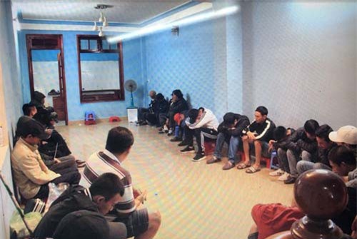 Lâm Đồng: Triệt phá ổ bạc, thu giữ nhiều tiền mặt và hung khí nguy hiểm