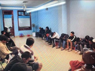 Lâm Đồng: Triệt phá ổ bạc, thu giữ nhiều tiền mặt và hung khí nguy hiểm