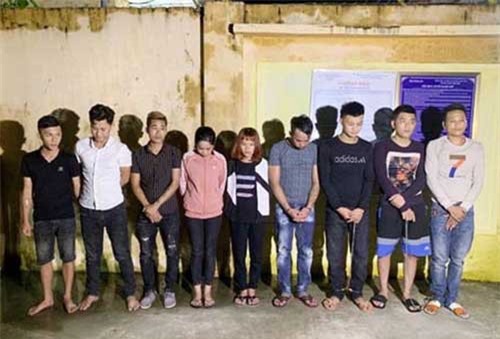 Thanh Hóa: Gần chục thanh niên nam nữ rủ nhau vào quán karaoke sử dụng ma túy
