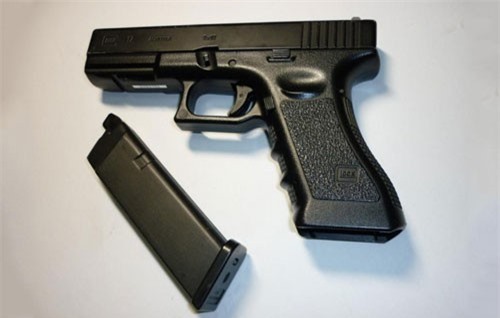 Dùng súng nhựa cướp một tỷ đồng trong chung cư cao cấp Hà Nội