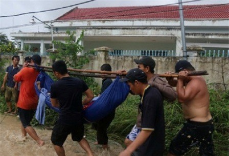 Khánh Hoà: Họp khẩn khắc phục thiệt hại do mưa lũ