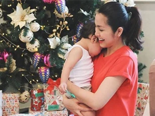 Tăng Thanh Hà hài hước khi “bật mí” cuộc sống mẹ bỉm sữa bên 2 con thơ