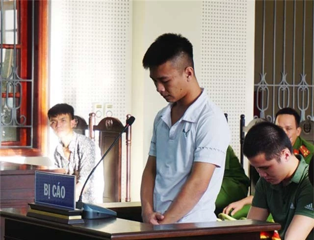 Phan Văn Thọ cầm 2 khẩu súng, đưa cho Hiếu một khẩu khi đi giải quyết mâu thuẫn giúp Cường. Vào thời điểm xảy ra vụ án, Hiếu và Cường đang là học sinh lớp 11.