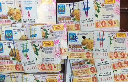 Một cán bộ sắp về hưu trúng 80 tờ vé số với 19,6 tỉ đồng