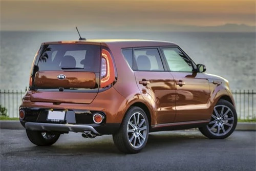 2. Kia Soul 2019 (giá khởi điểm: 16.490 USD, điểm an toàn: 8,8/10).