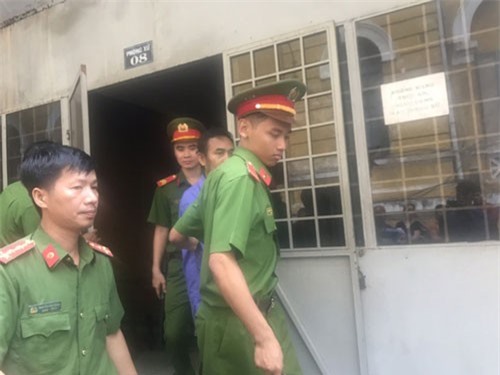 Cuồng ghen, chồng sát hại vợ rồi tự sát bất thành