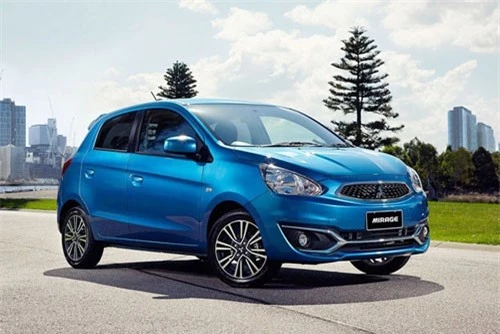 3. Mitsubishi Mirage (350,5-450,5 triệu đồng). Cả 3 phiên bản của Mirage đều sử dụng động cơ MIVEC 3 xi lanh với dung tích 1,2 lít. Động cơ này sản sinh công suất tối đa 78 mã lực, mô-men xoắn cực đại 100 Nm. Phiên bản MT dùng hộp số sàn 5 cấp, phiên bản CVT và CVT Eco dùng hộp số tự động vô cấp.