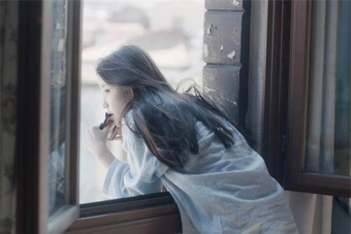 Đi làm chẳng thích được ai, lắm mối tối trả deadline một mình