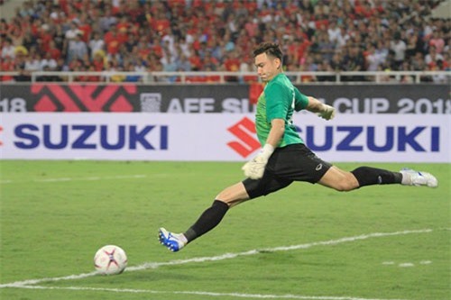 Đồng đội cũ chỉ ra điểm yếu của Đặng Văn Lâm