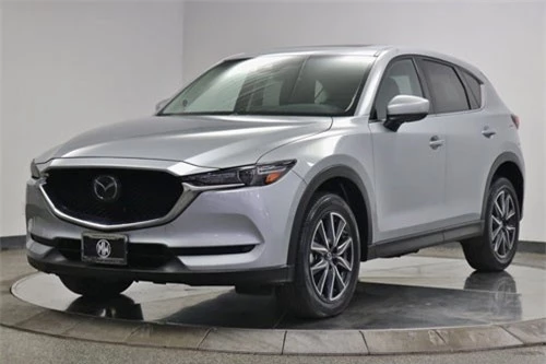 5. Mazda CX-5 2018 (giá khởi điểm: 24.150 USD, điểm an toàn: 8,7/10).