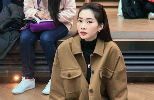 Đàn chị Mai Phương Thúy vừa cảnh báo nguy cơ bị soán ngôi, Đặng Thu Thảo đã tung ảnh "dằn mặt"