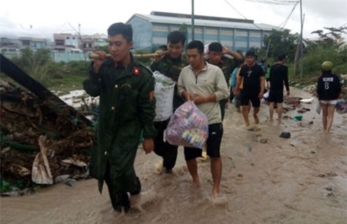 Sắp có cơn bão mới nguy hiểm hơn bão số 8 đổ bộ vào Khánh Hòa