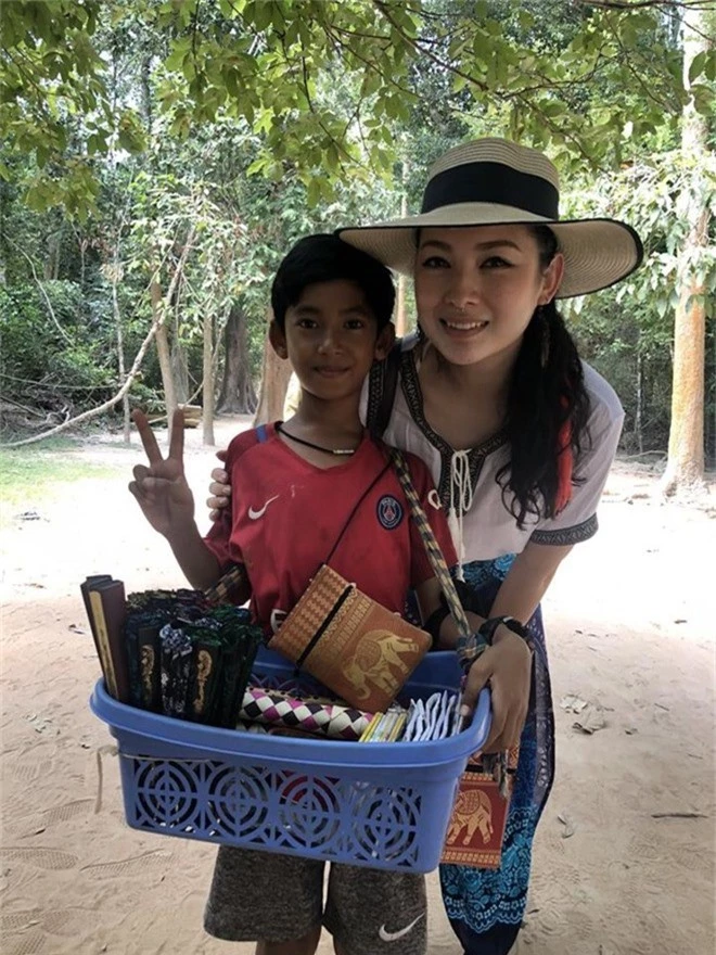 Cậu bé Campuchia giao tiếp bằng mười mấy thứ tiếng được cấp học bổng chính phủ, trở thành ngôi sao truyền hình Trung Quốc - Ảnh 3.