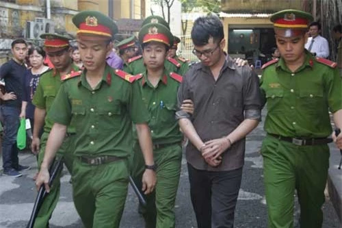 Bị cáo Tùng lãnh 18 năm tù.