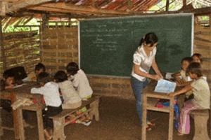 Clip: Câu chuyện nghề giáo: 'bảng đen, mực đen, cuộc đời đen'