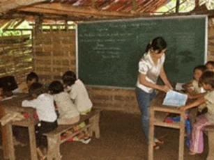 Clip: Câu chuyện nghề giáo: 'bảng đen, mực đen, cuộc đời đen'