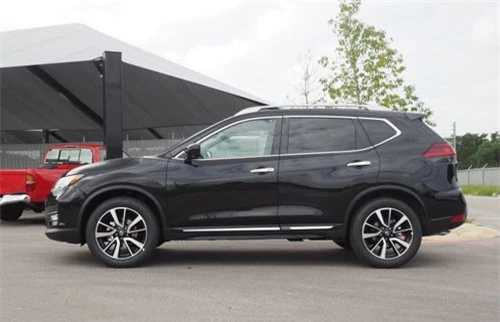 2. Nissan Rogue 2019 (giá khởi điểm: 28.595 USD).