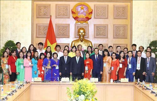 Thủ tướng: Người thầy phải thật sự mẫu mực trong dạy người, dạy chữ