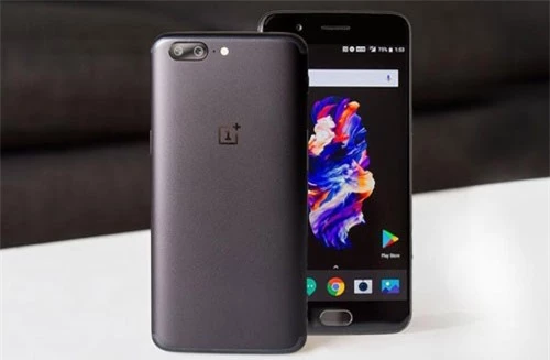 3. OnePlus 5T (thời gian sạc từ 0-100%: 93 phút).