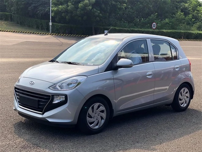 Mẫu xe cỡ nhỏ mới nhà Hyundai xuất hiện chỉ ít giờ trước thời điểm VinFast Fadil ra mắt thị trường - Ảnh: Ngọc Đức.