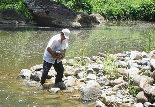 Gã khùng Hùng "khơi khơi" và niềm đam mê đá hơn làm...phó giám đốc
