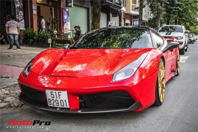 Dàn siêu xe Ferrari rủ nhau đi làm đẹp tại Sài Gòn - Ảnh 15.