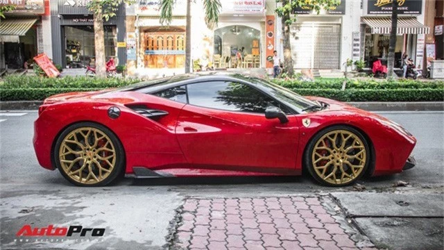 Dàn siêu xe Ferrari rủ nhau đi làm đẹp tại Sài Gòn - Ảnh 17.