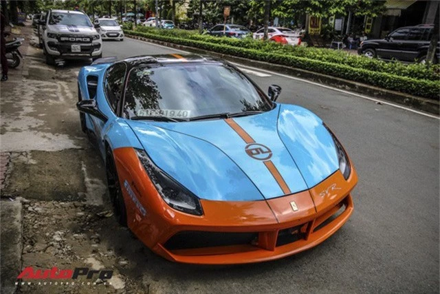 Dàn siêu xe Ferrari rủ nhau đi làm đẹp tại Sài Gòn - Ảnh 8.