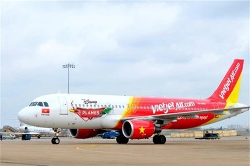 Máy bay Vietjet Air hạ cánh khẩn cấp ở Tân Sơn Nhất