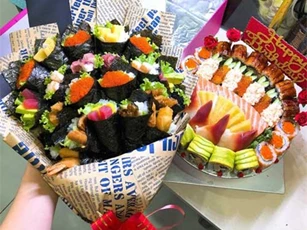 Phụ huynh chi gần chục triệu đồng mua bó hoa sushi tặng giáo viên