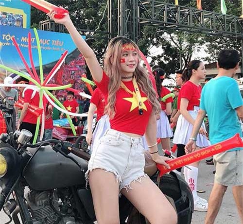 “Hot girl phòng gym” hâm mộ Bùi Tiến Dũng, dự đoán Việt Nam thắng Myanmar 2-1